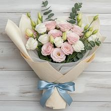 Букет цветов из:  Лизиантусы в Локоть