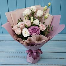 Букет цветов из:  Розы и Лизиантусы в Локоть