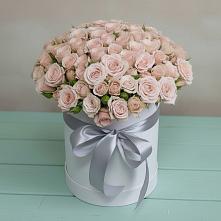 Цветочная композиция из Розы в шляпной коробке в Локоть