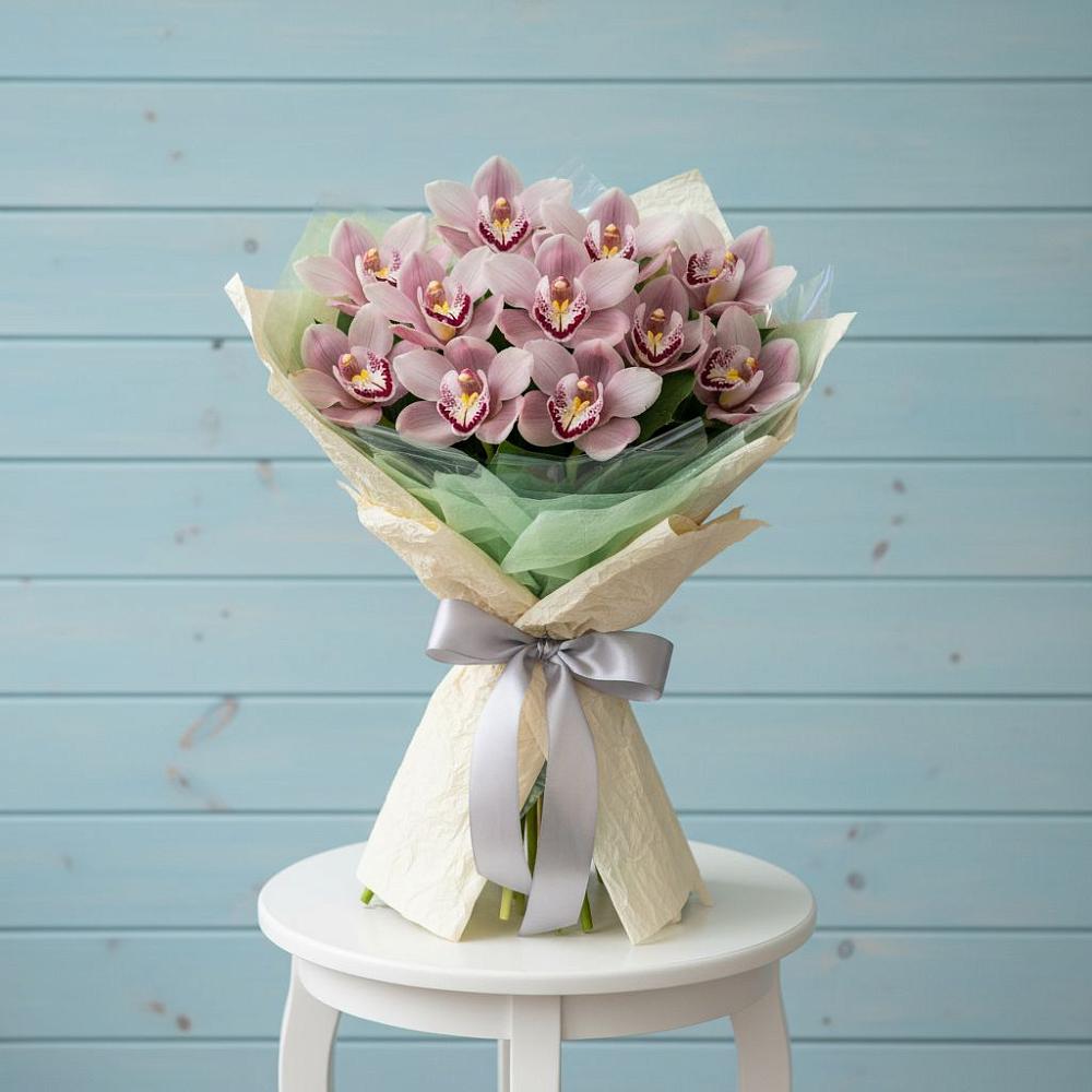 Букет цветов из: Орхидеи и Розы в Локоть