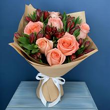 Букет цветов из:  Розы и Альстромерии в Локоть