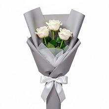 Букет 3 белые розы в Локоть