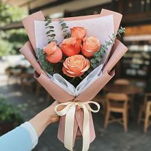 Букет цветов из:  Розы #REPLACE_PRED# Локоть