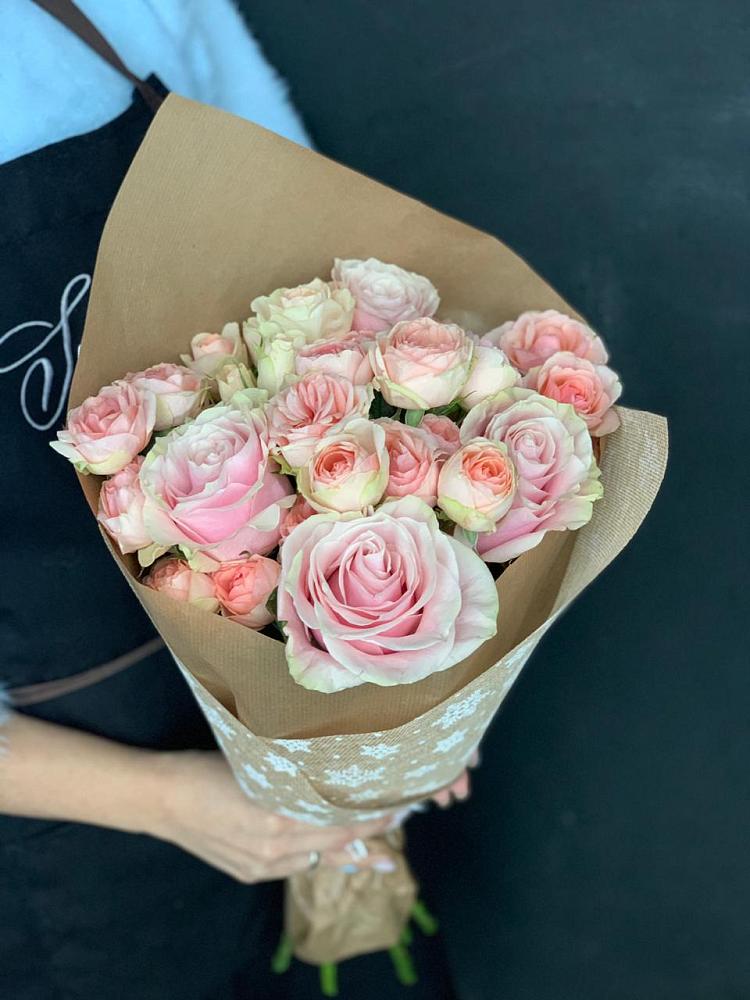 Букет цветов из: Хризантемы и Розы в Локоть