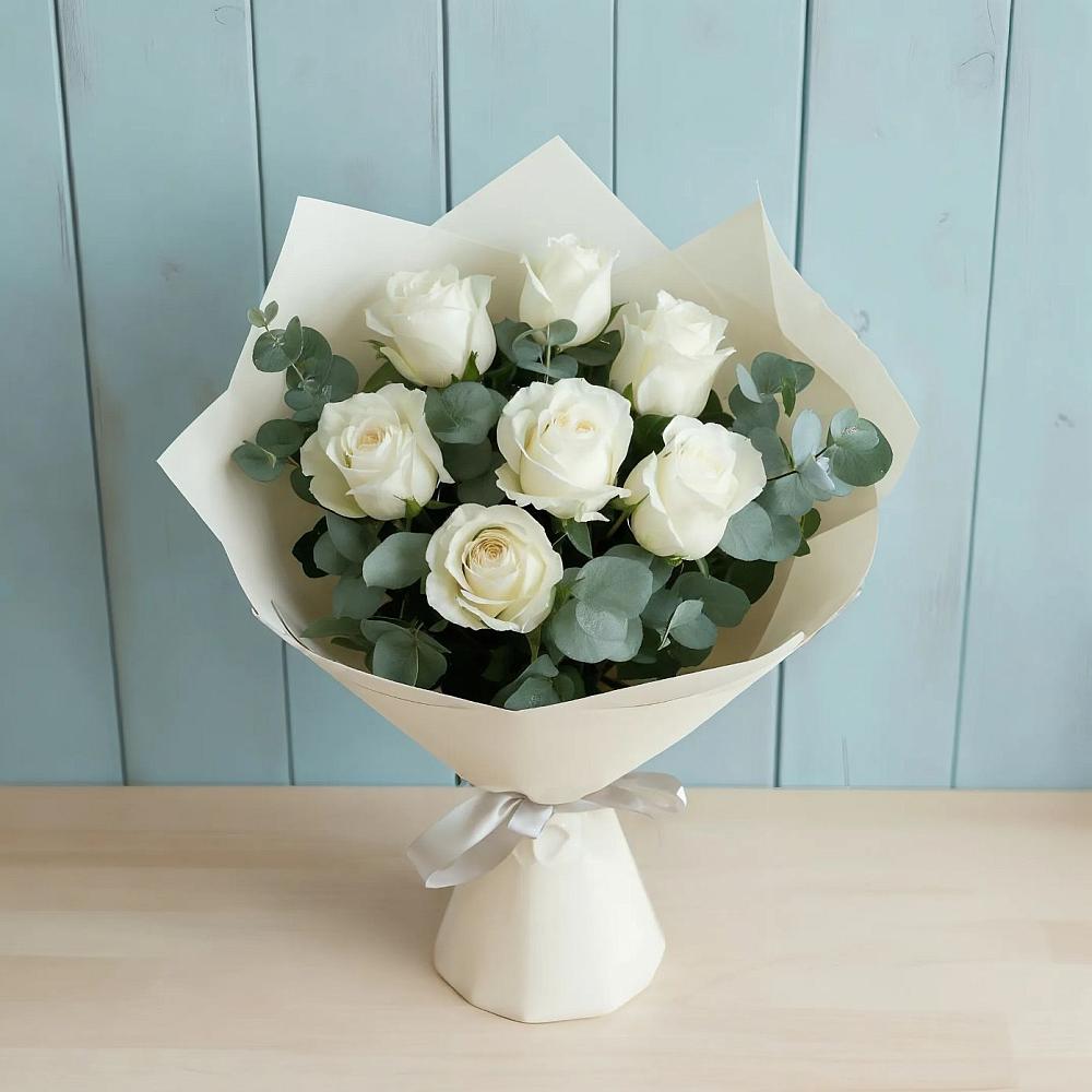 Букет Белые розы в Эвкалипте в Локоть
