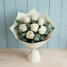 Букет Белые розы в Эвкалипте в Локоть