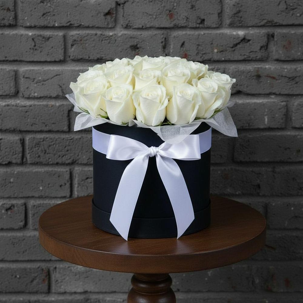 Цветочная композиция из Розы в шляпной коробке в Локоть