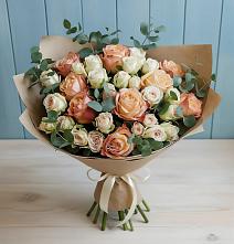 Букет цветов из:  Альстромерии и Розы в Локоть